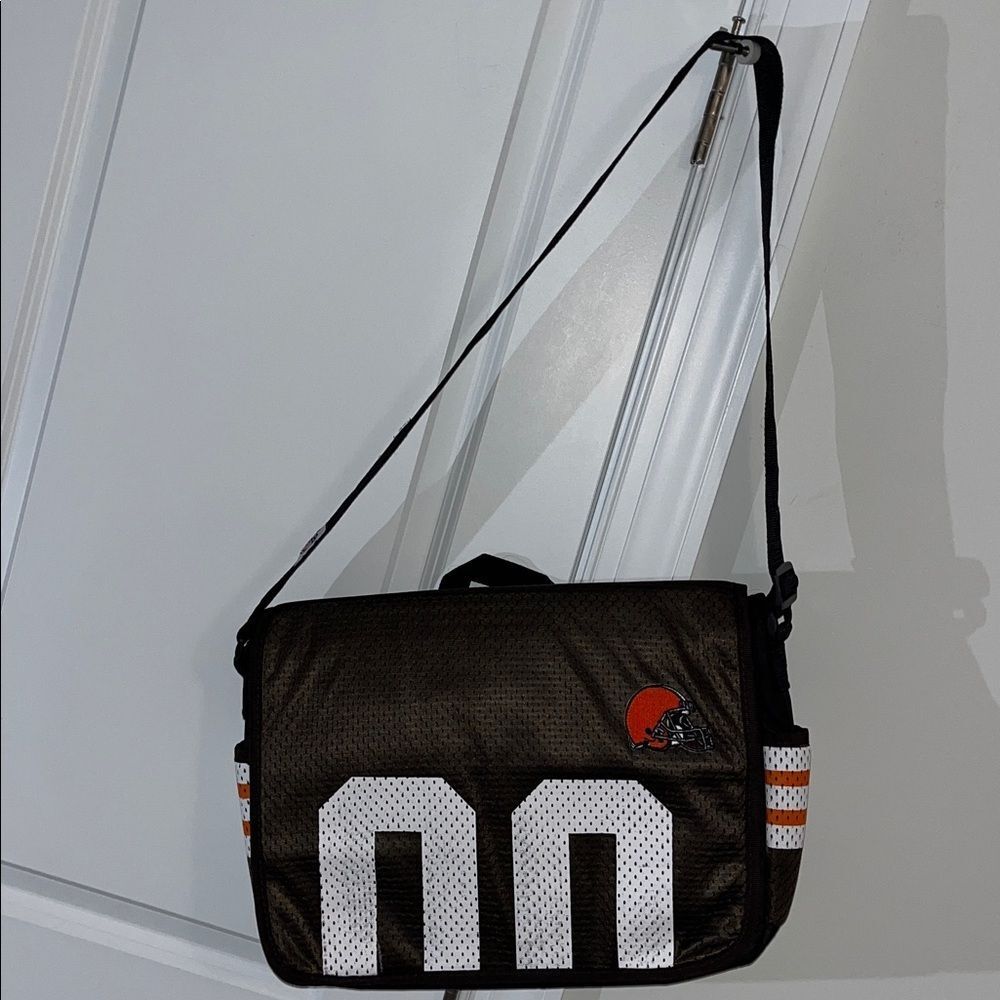 2-Ladies Cleveland browns Jersey Helmet Messenger Shoulder Bag+extra small Purse